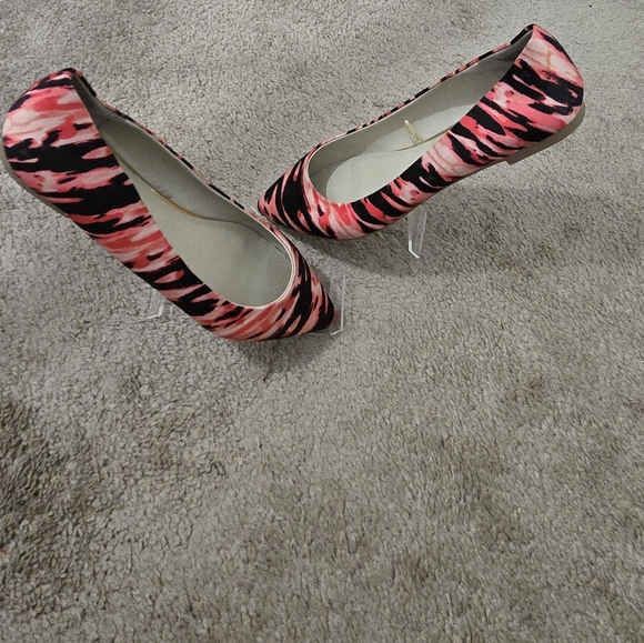 Women’s Ballet Flat - Picture 2 of 8